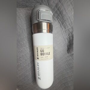 Stanley White Quick-Flip Go Bottle